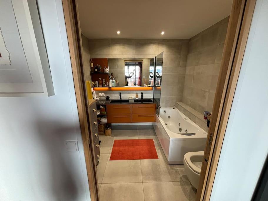 T3 Luxe, Vue Mer-piscine, A Pied Apartment Le Lavandou